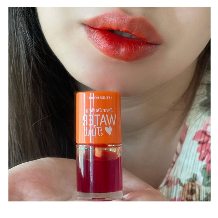 Etude Water Tint lip tint با بافت آبی سبک و ماندگاری طولانی، بدون ماسیدگی روی لب