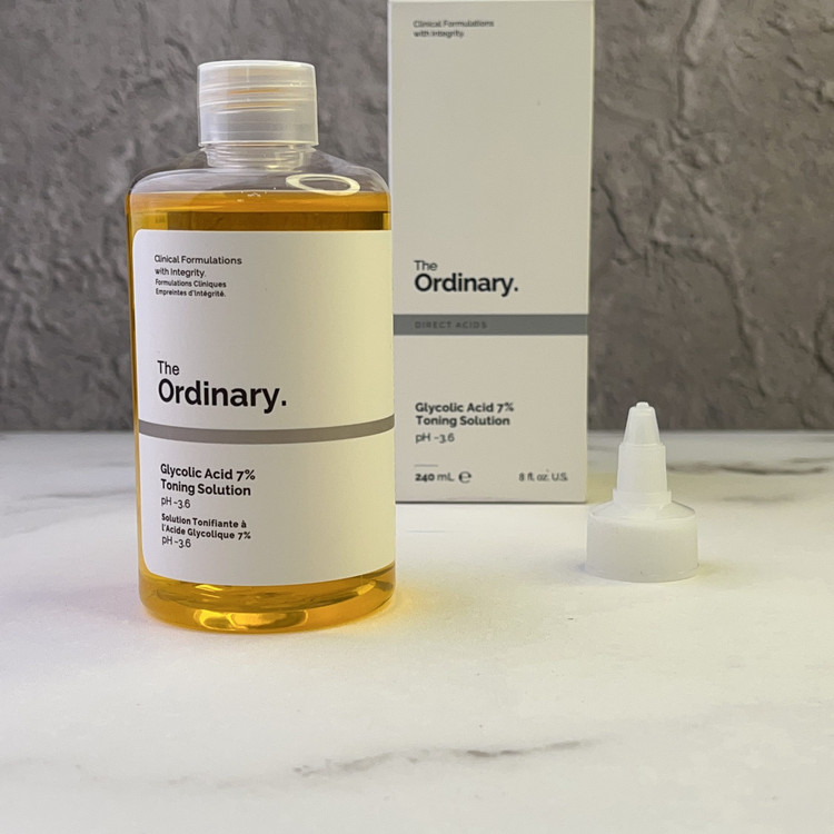 تونر گلیکولیک اسید 7% اوردینری حجم 240 میل لایه بردار و روشن کننده پوست