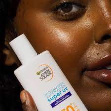 ضدآفتاب فلوئیدی گارنیه مدل امبر ضدلک و ضدآلودگی