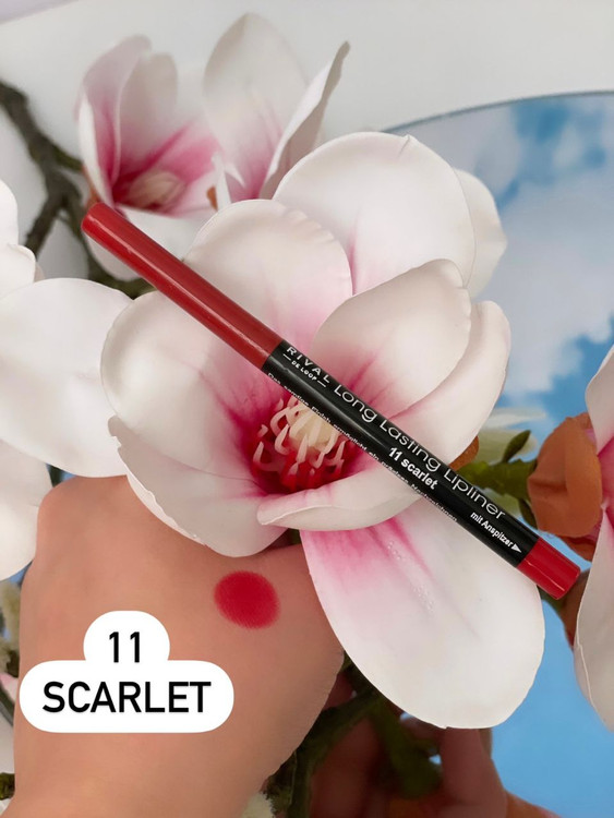 تست رنگ مداد لب وگان ریوال روی پوست؛ بافت نرم حاوی ویتامین E