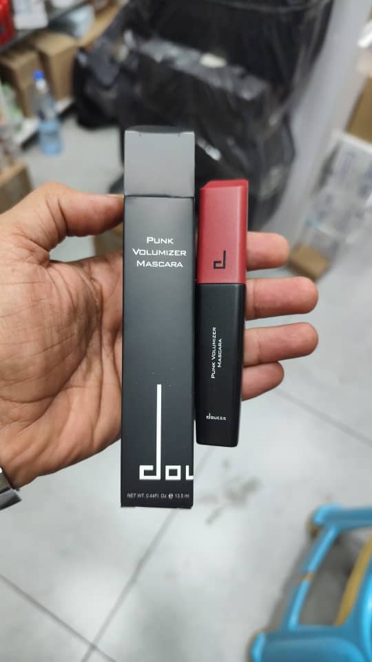 بسته بندی ریمل Doucce Punk Volumizer 13.5 ml